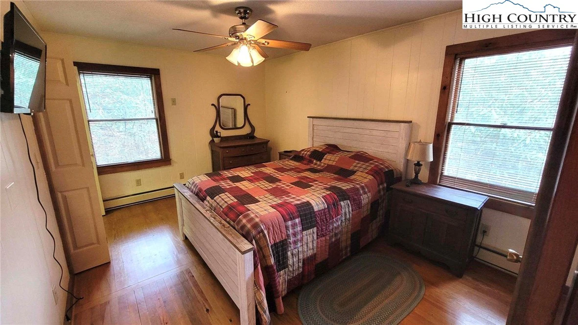 Image number 10 for the current listing