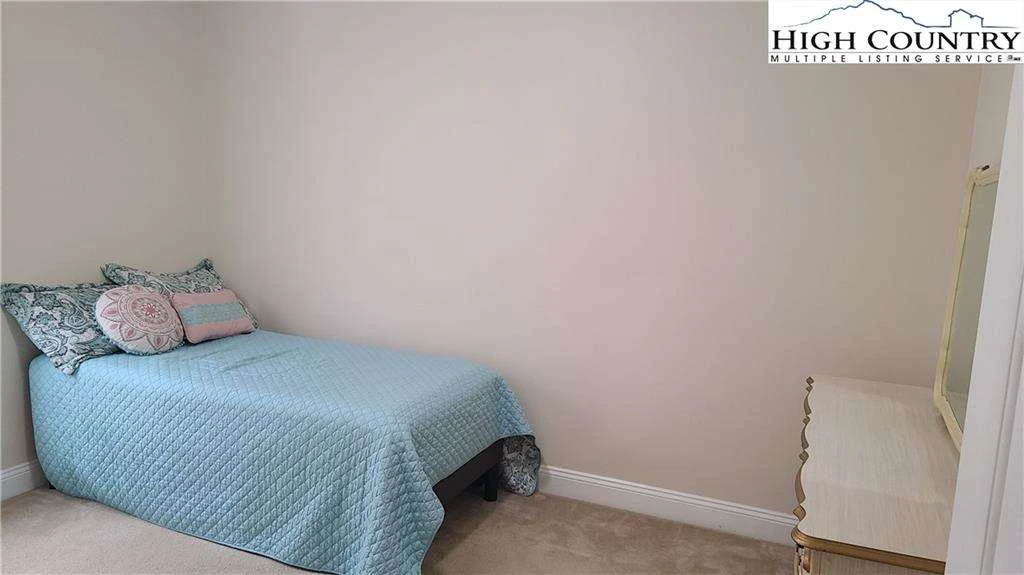 Image number 7 for the current listing