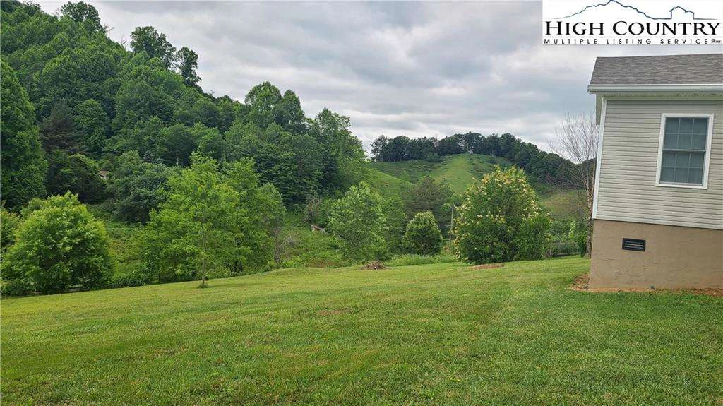 Image number 17 for the current listing