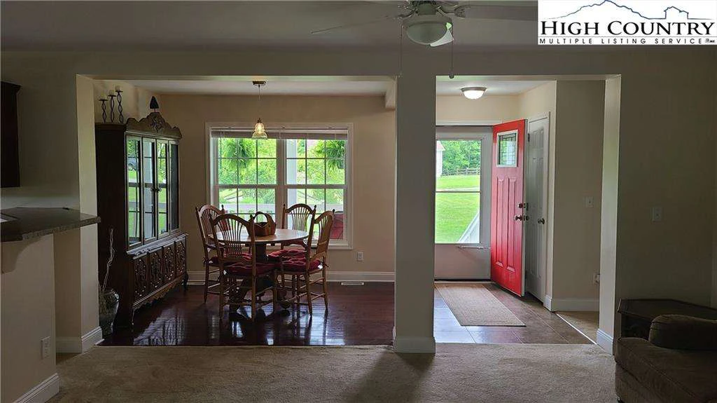 Image number 15 for the current listing