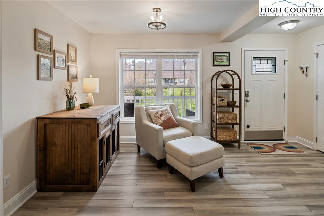 Image number 3 for the current listing