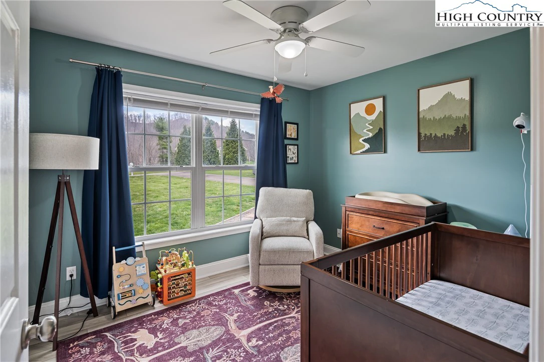 Image number 2 for the current listing
