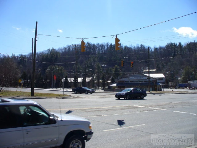 Image number 1 for the current listing