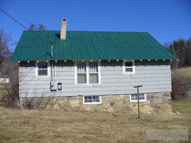 Image number 13 for the current listing