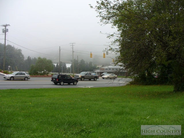 Image number 11 for the current listing