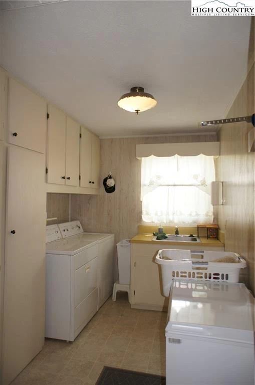 Image number 3 for the current listing
