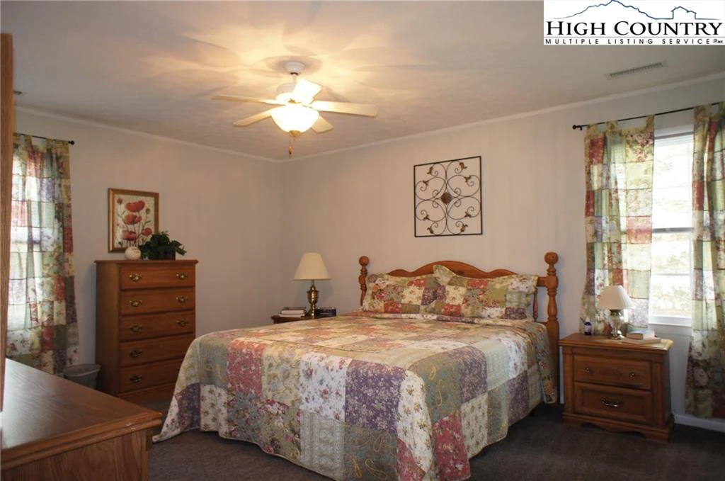 Image number 10 for the current listing