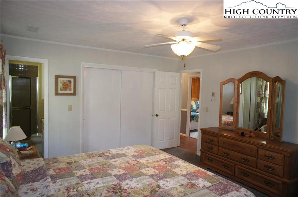 Image number 12 for the current listing