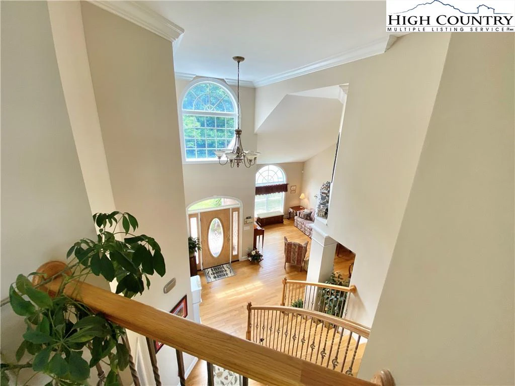 Image number 10 for the current listing
