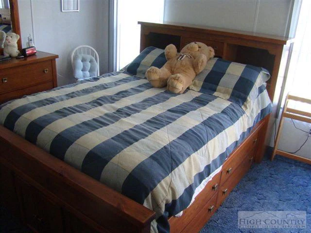 Image number 9 for the current listing