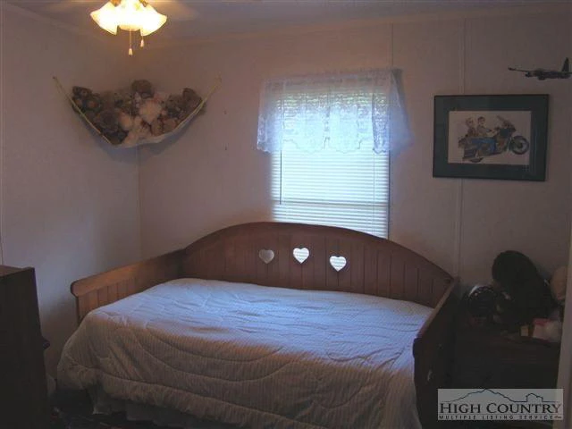 Image number 3 for the current listing