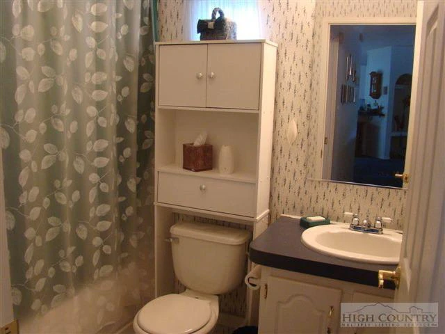 Image number 15 for the current listing