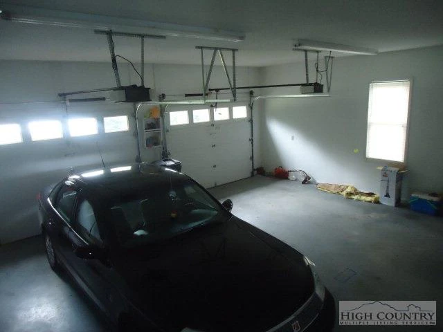 Image number 13 for the current listing