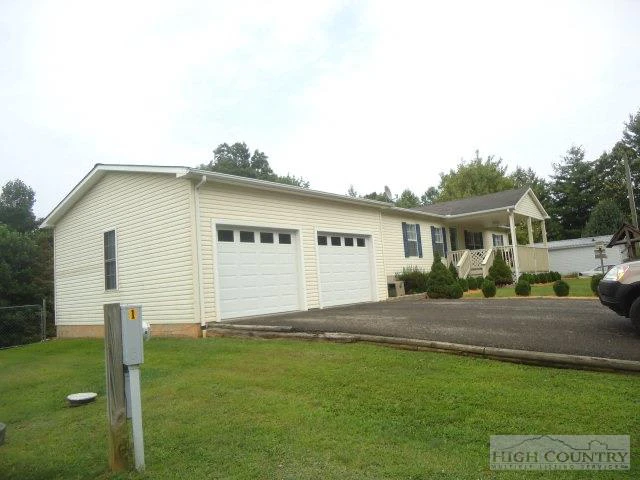 Image number 11 for the current listing