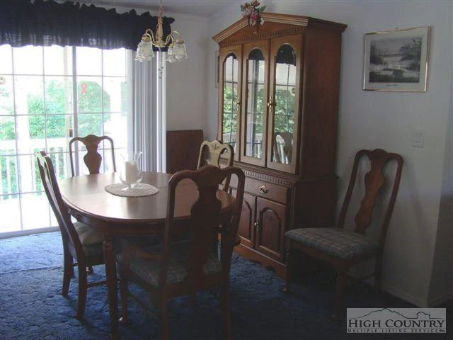 Image number 10 for the current listing