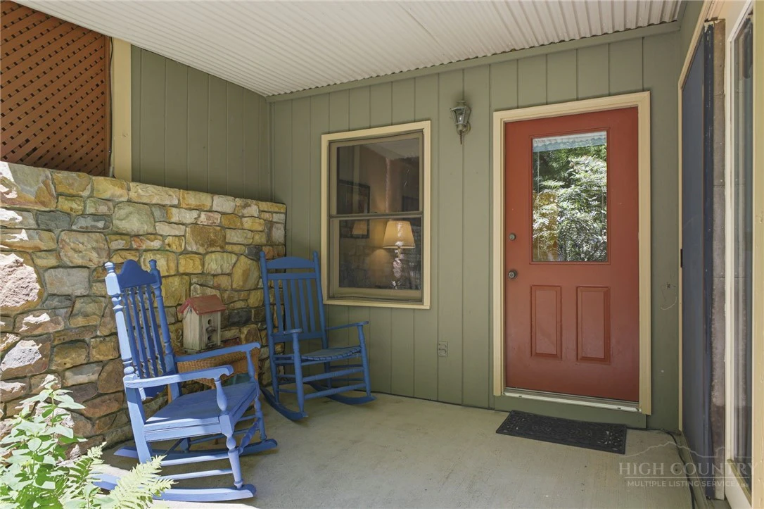 Image number 25 for the current listing
