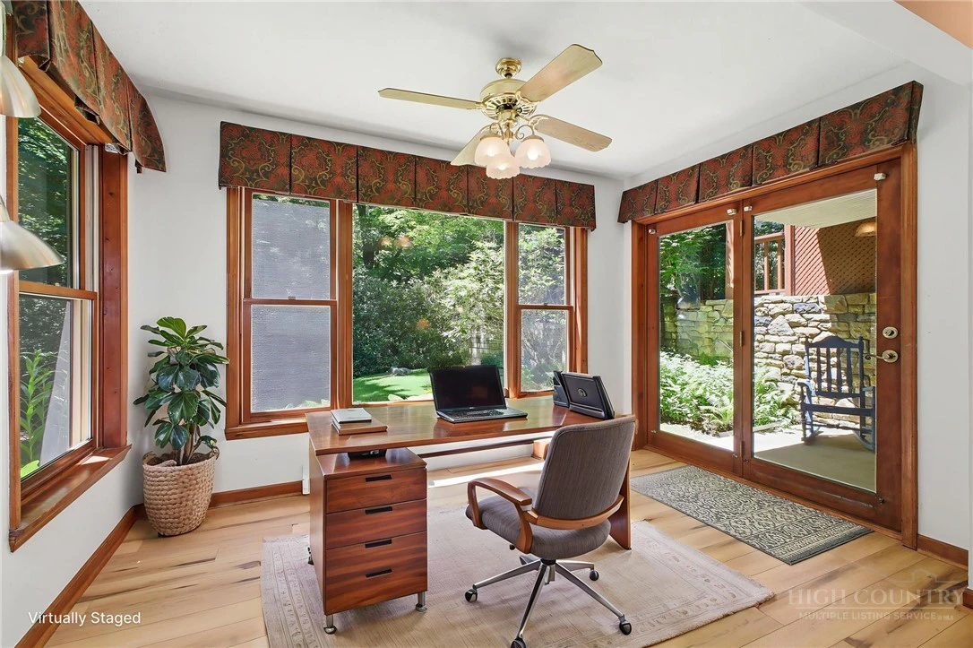 Image number 15 for the current listing