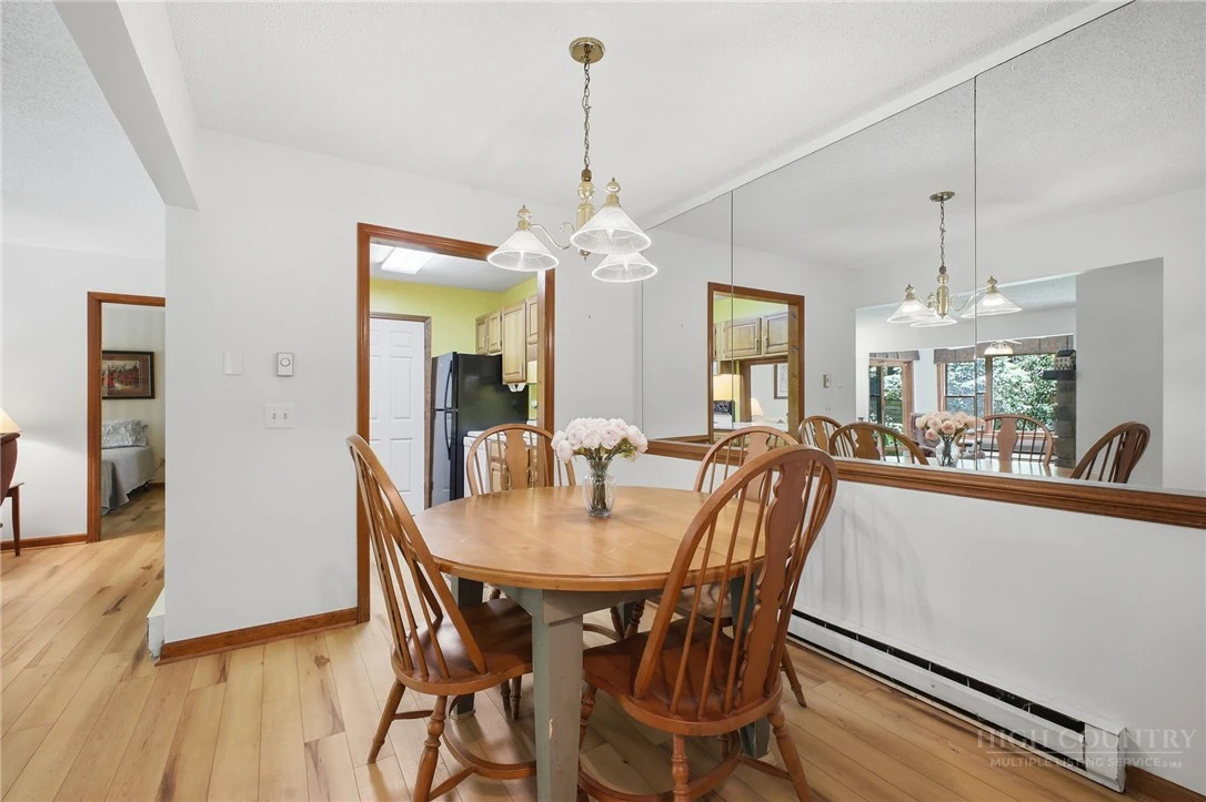 Image number 20 for the current listing