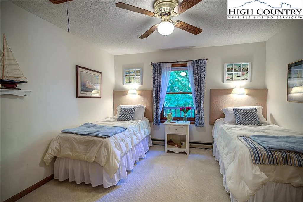 Image number 8 for the current listing