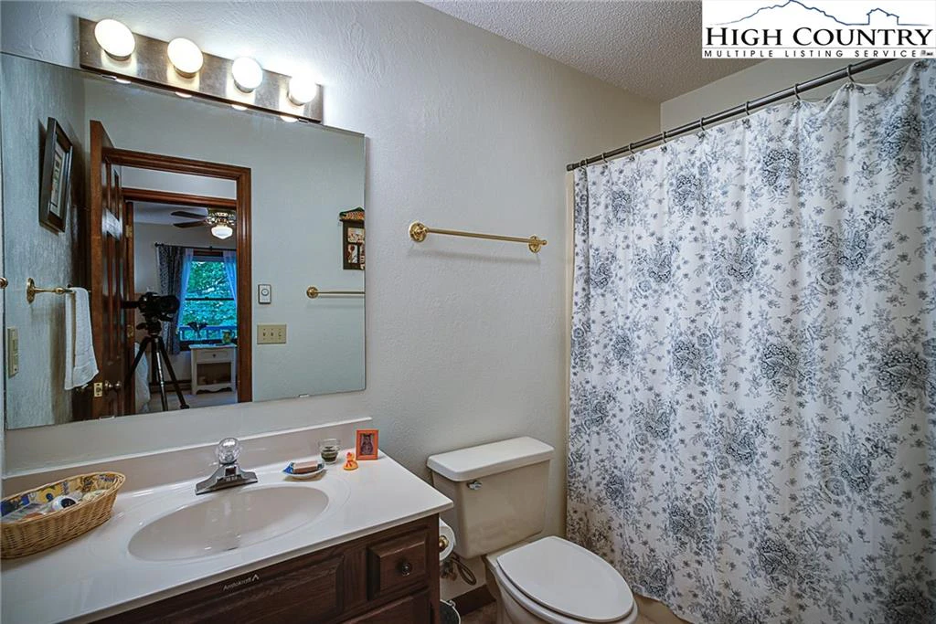 Image number 7 for the current listing