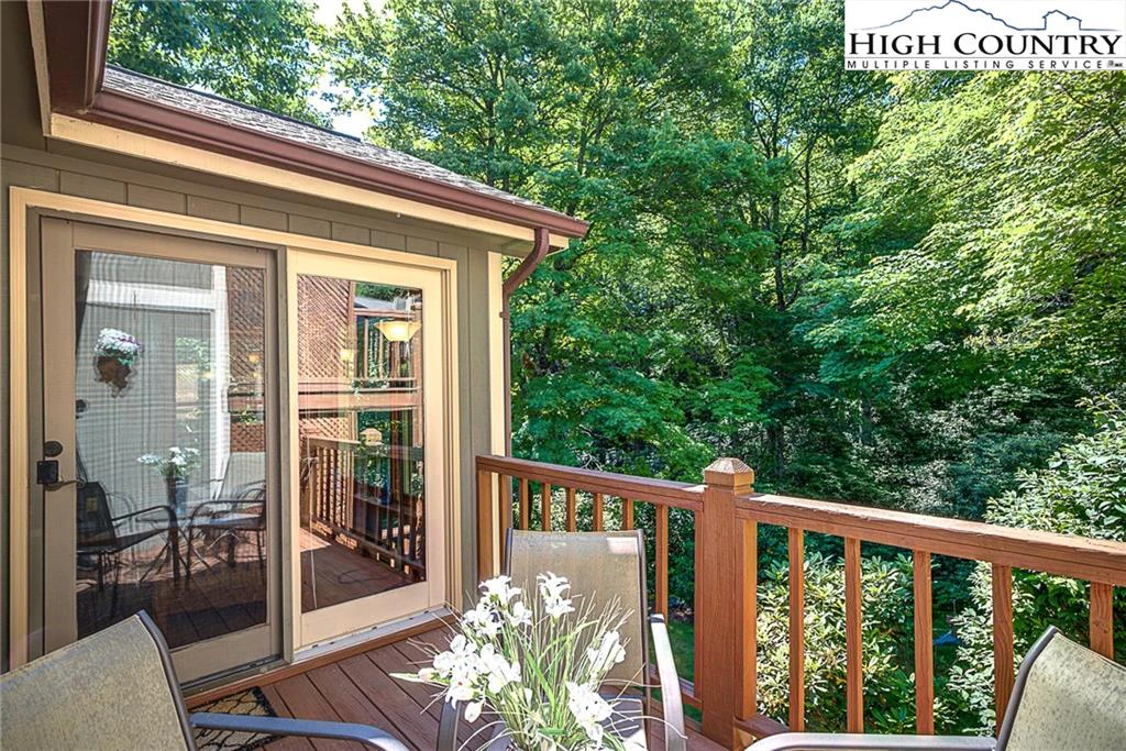 Image number 5 for the current listing
