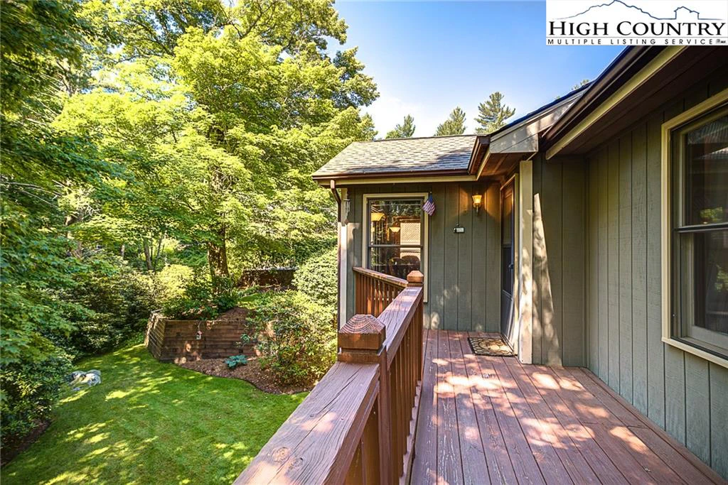 Image number 16 for the current listing