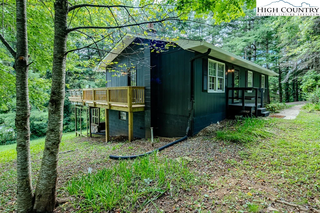 Image number 1 for the current listing