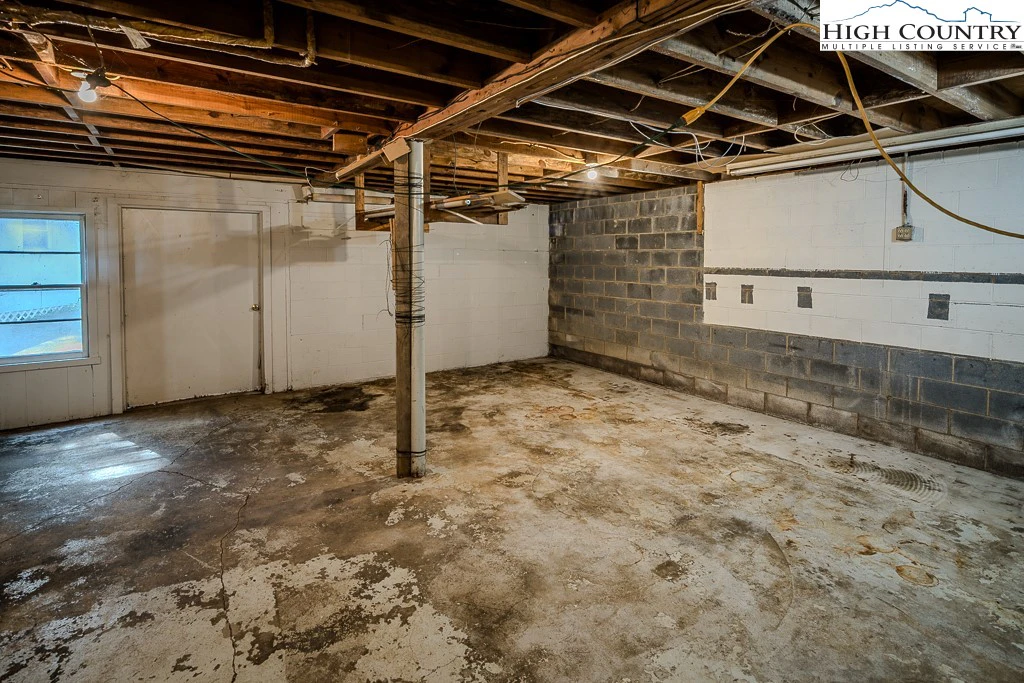 Image number 10 for the current listing
