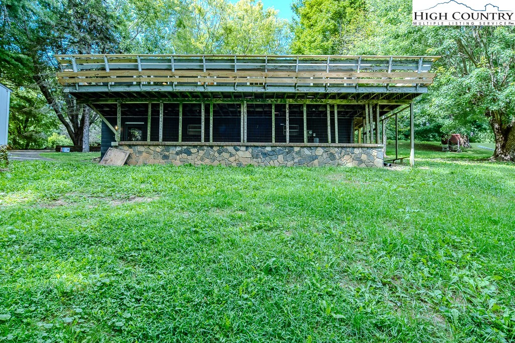 Image number 16 for the current listing