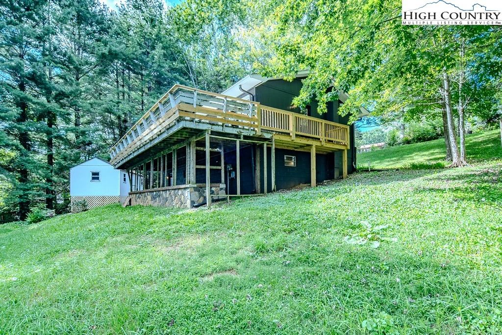 Image number 17 for the current listing