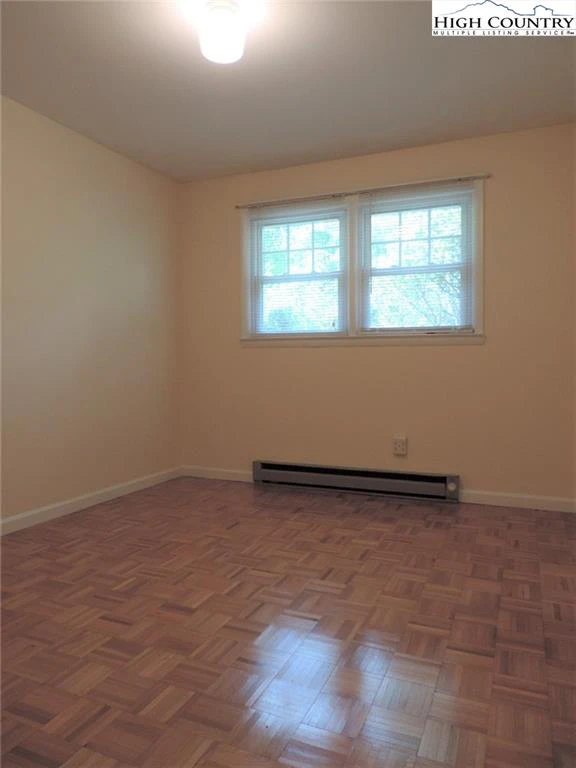 Image number 6 for the current listing