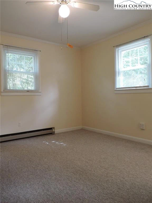 Image number 4 for the current listing