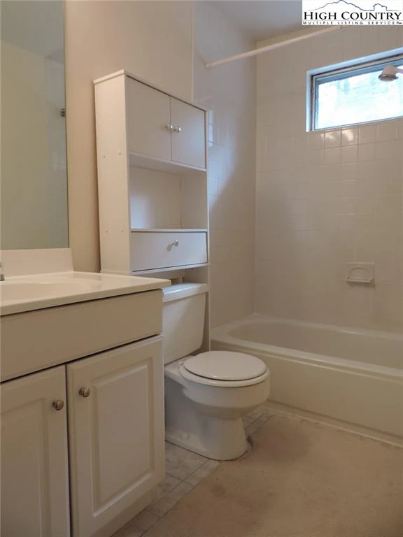 Image number 3 for the current listing