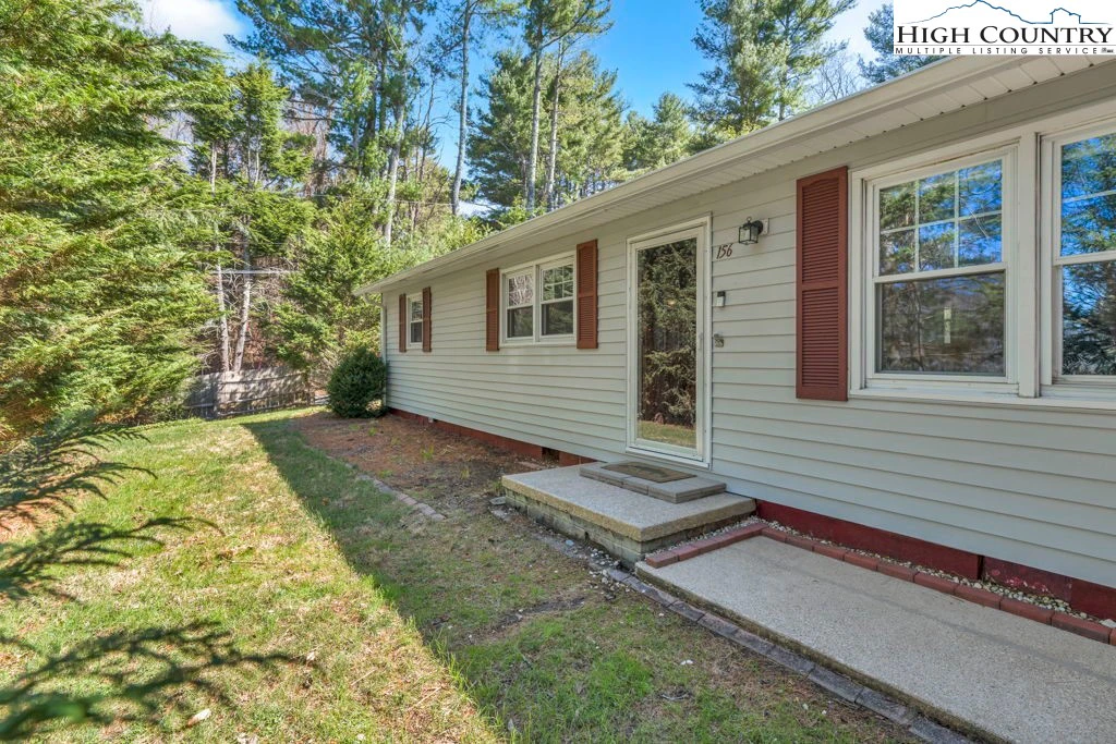 Image number 1 for the current listing
