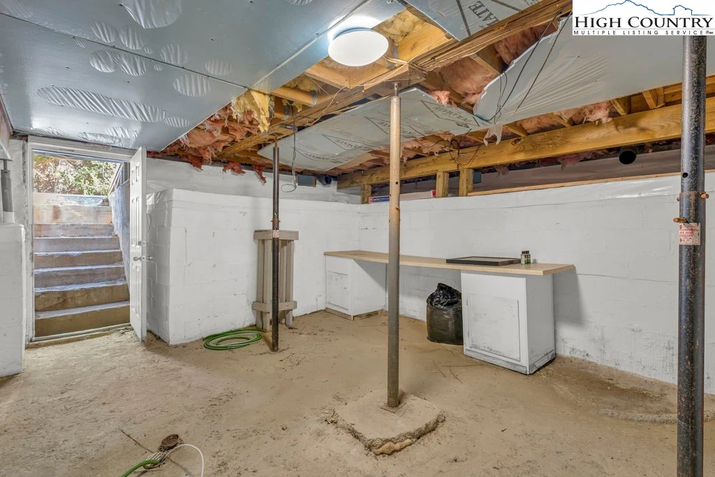 Image number 9 for the current listing