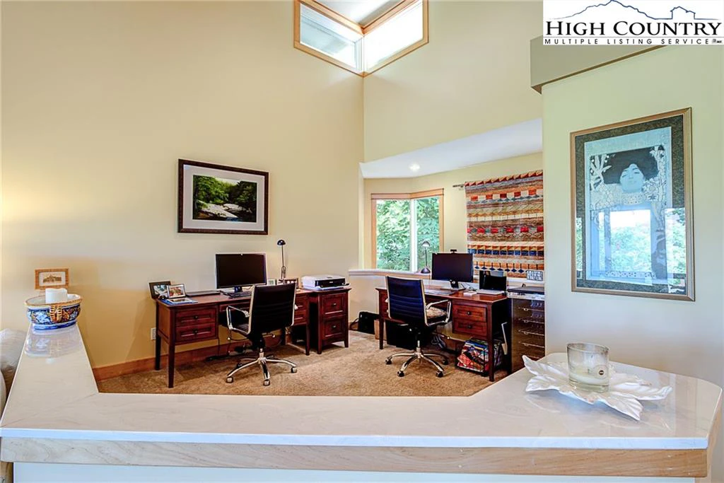 Image number 7 for the current listing