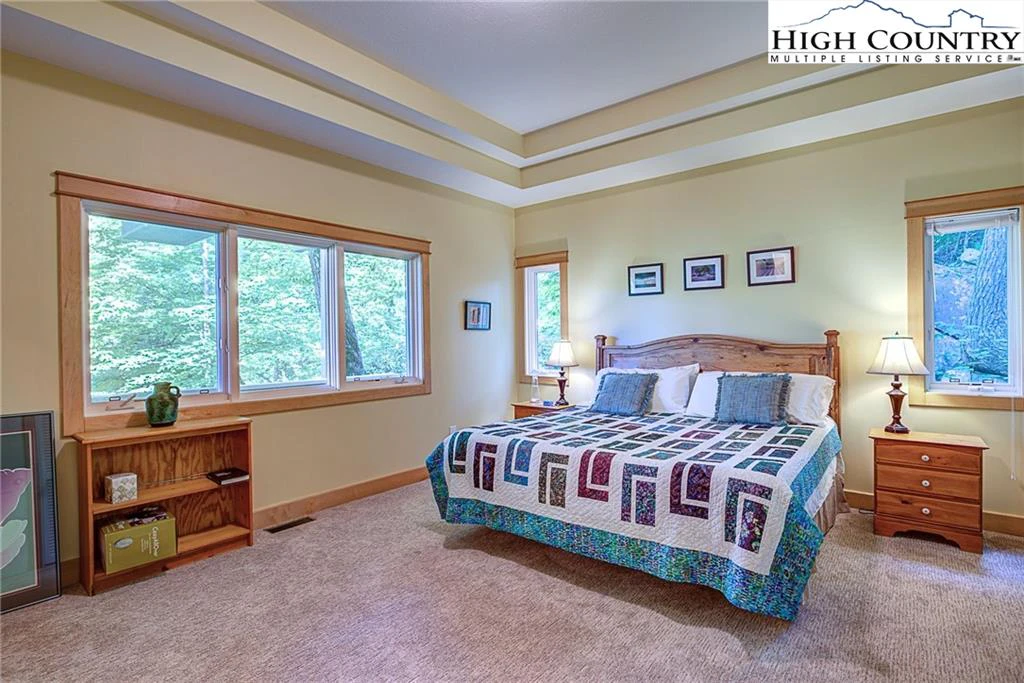 Image number 2 for the current listing