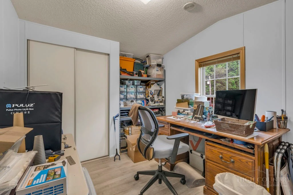 Image number 2 for the current listing