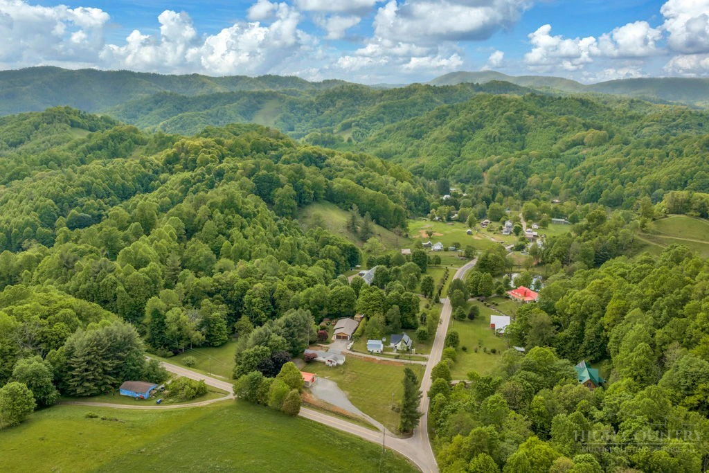 Image number 4 for the current listing