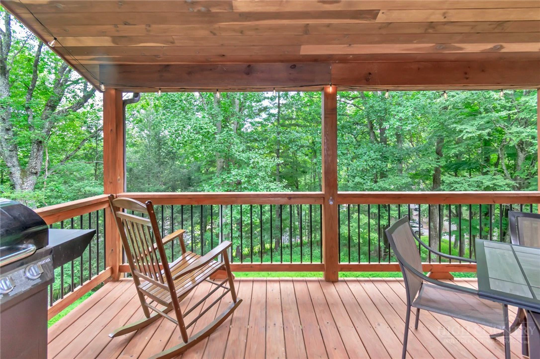 Image number 18 for the current listing