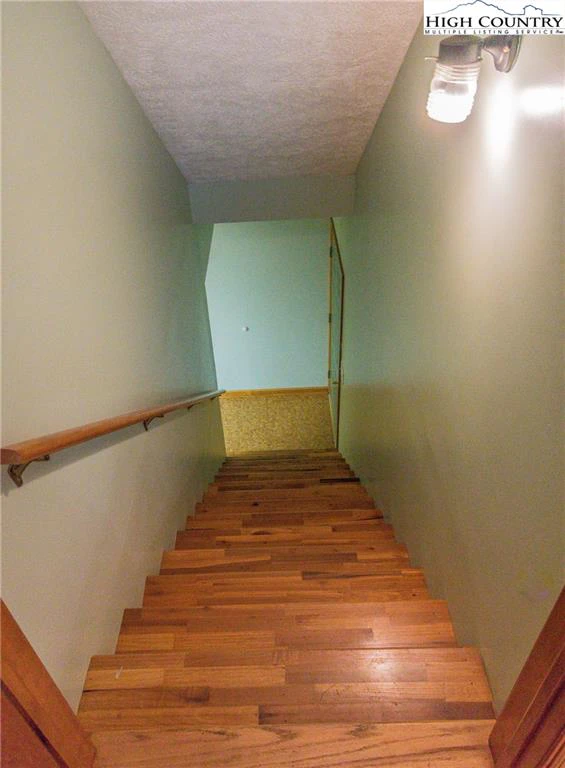 Image number 7 for the current listing