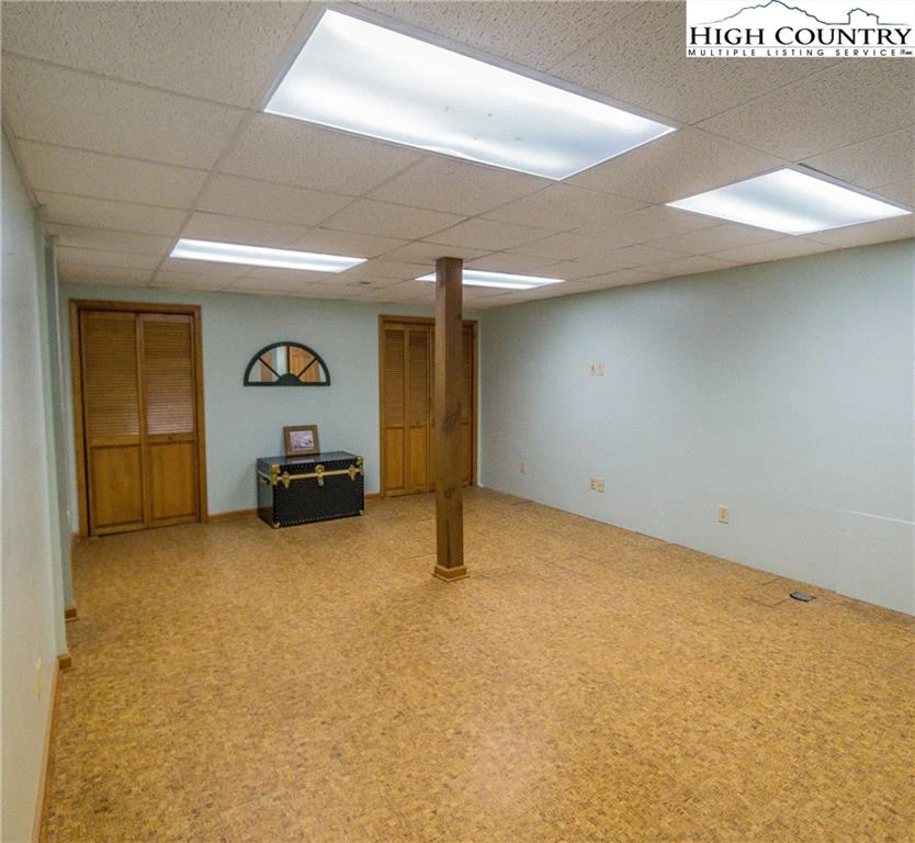Image number 6 for the current listing