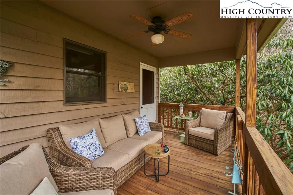 Image number 8 for the current listing