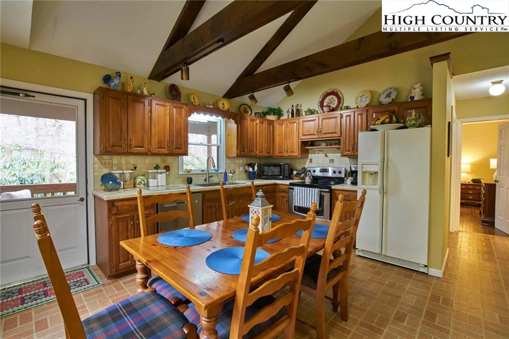 Image number 20 for the current listing