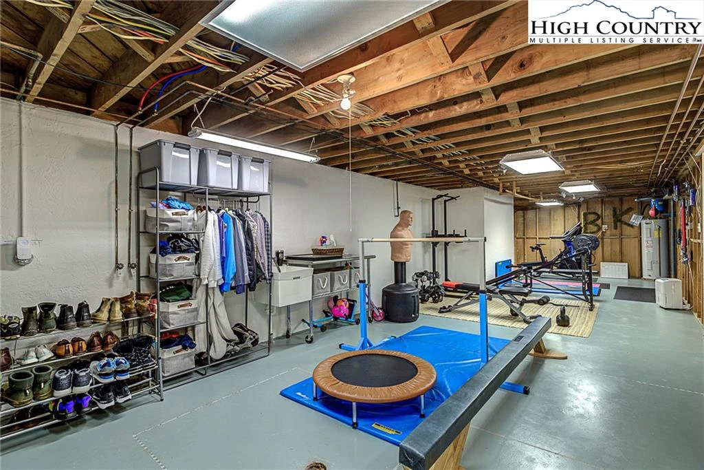 Image number 2 for the current listing