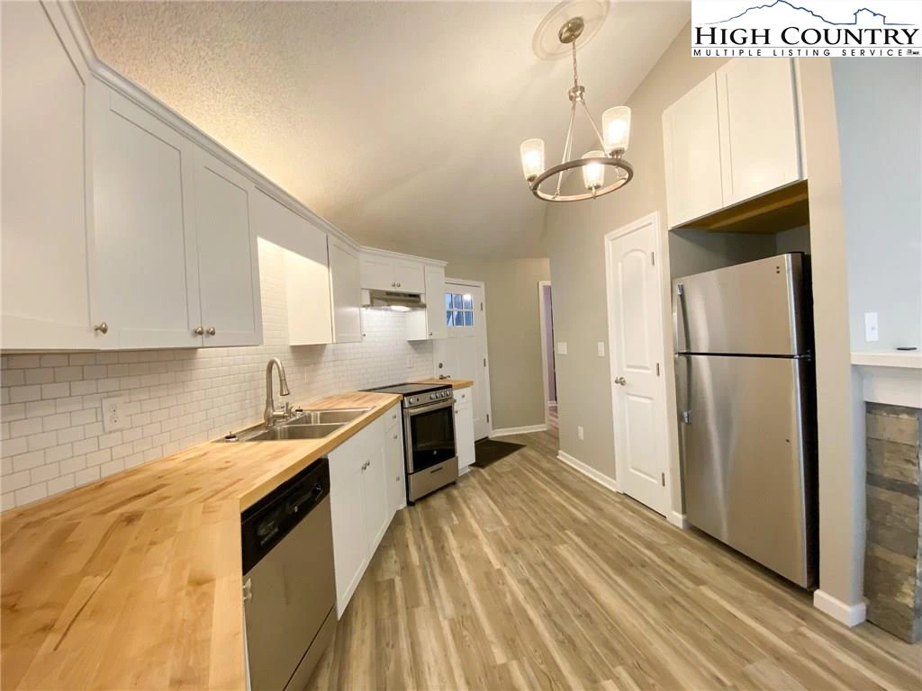 Image number 18 for the current listing