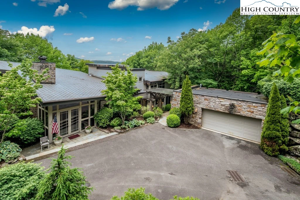 Image number 10 for the current listing