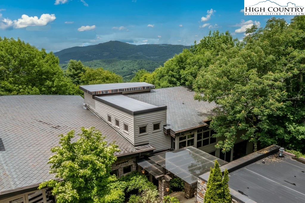 Image number 11 for the current listing