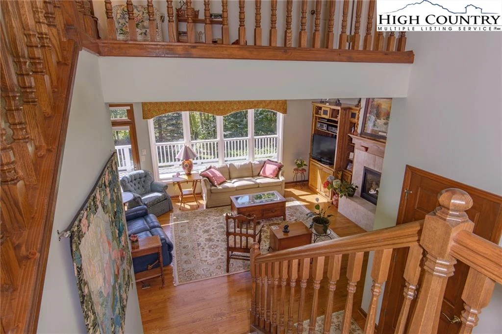 Image number 12 for the current listing