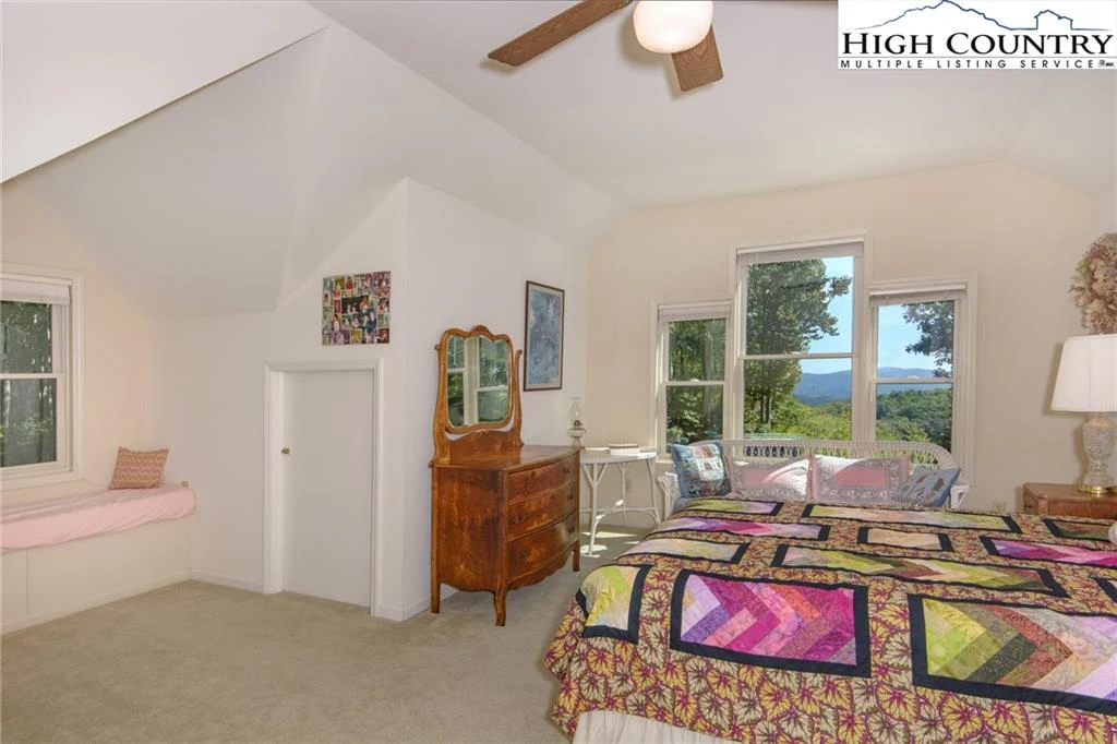Image number 2 for the current listing